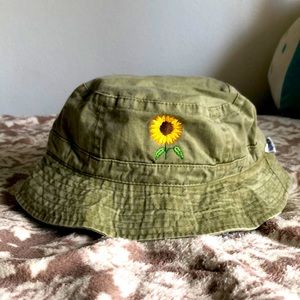Sunflower bucket hat